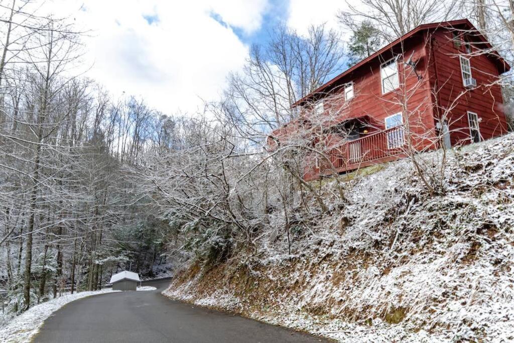 Cozy Cabin W/Hot Tub & Wifi In Gatlinburg Villa Eksteriør billede