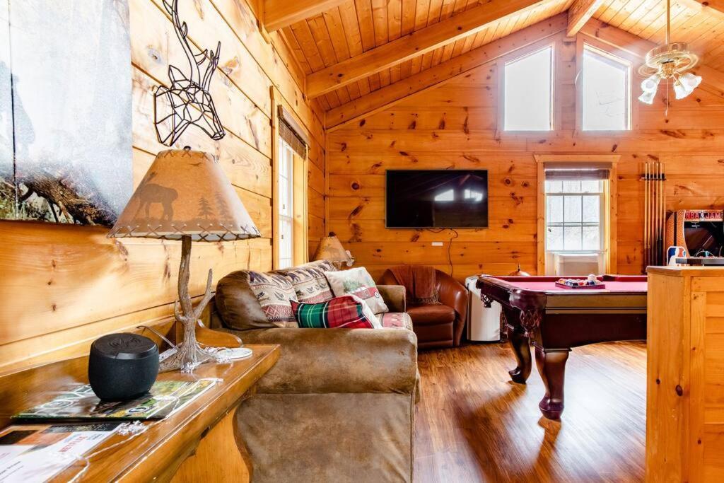 Cozy Cabin W/Hot Tub & Wifi In Gatlinburg Villa Eksteriør billede